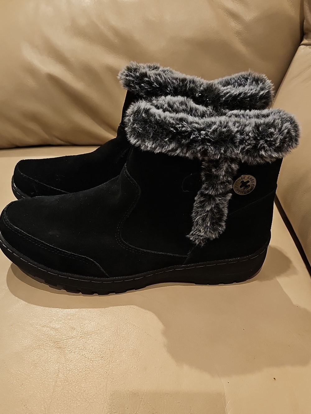 NEW Khombu Black Faux-Fur Suede Winter Ankle Boots